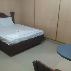 https://hotel-priya.kerala-hotels.net